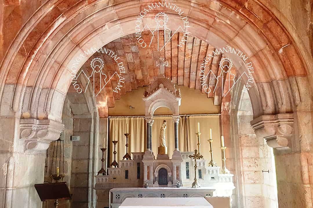 cripta altar basilica covadonga virgen cruz